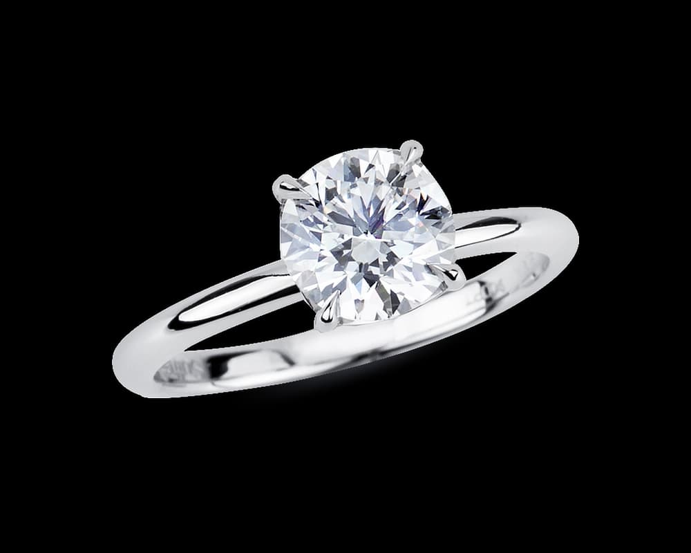 Classic Solitaire with Scalloped Basket